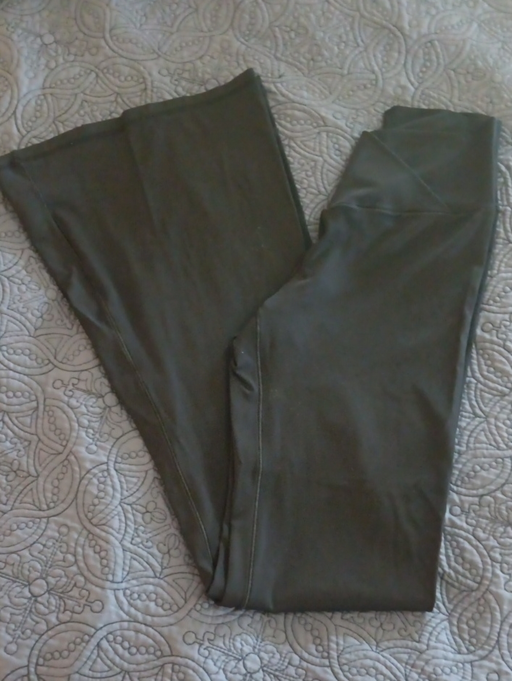 Black High-Waist Yoga Pants with Small Center Logo